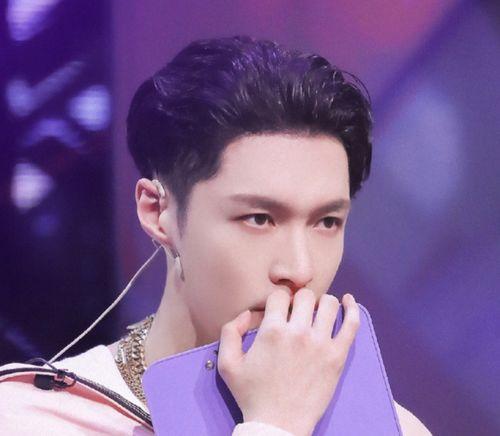 娱乐吃瓜君华晨宇,娱乐吃瓜界的音乐奇才